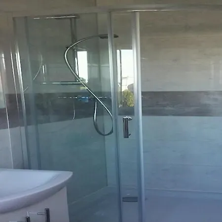 Single-storey House With 1 Bedroom, *